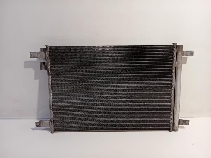 Usagé Radiateur clim Seat Arona Prix € 122,00 Règlement à la marge proposé par Van der Ven Autorecycling B.V.