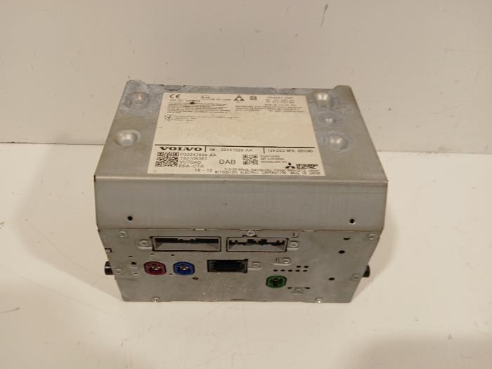 Begagnade Radio Volvo S60 Pris € 1.105,00 Marginaltabell erbjuds av Van der Ven Autorecycling B.V.