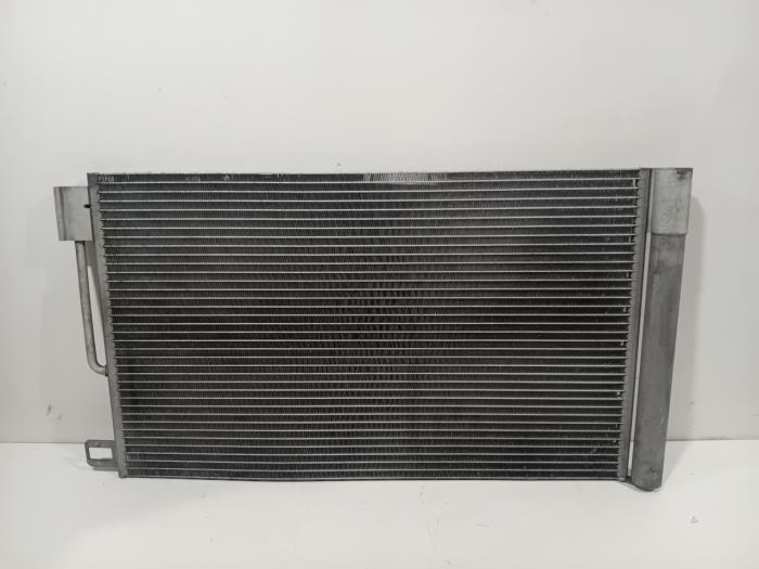 Usagé Radiateur clim Opel Corsa Prix € 36,00 Règlement à la marge proposé par Van der Ven Autorecycling B.V.