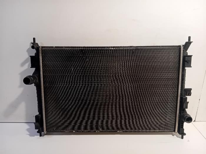 Usagé Radiateur Peugeot Partner Prix € 21,00 Règlement à la marge proposé par Van der Ven Autorecycling B.V.