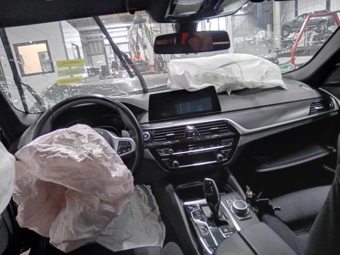 Motor van een BMW 5-Serie 2020