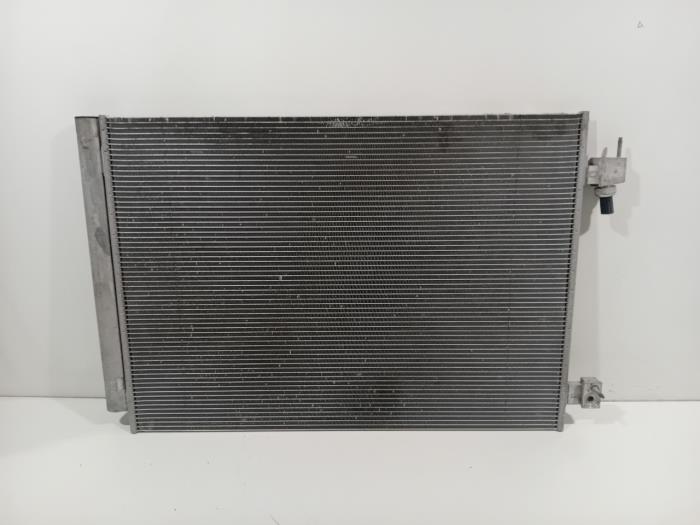 Usagé Radiateur clim Mercedes C-Klasse Prix € 185,00 Règlement à la marge proposé par Van der Ven Autorecycling B.V.