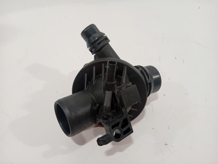 Begagnade Vattenpump BMW 5-Serie Pris € 31,00 Marginaltabell erbjuds av Van der Ven Autorecycling B.V.