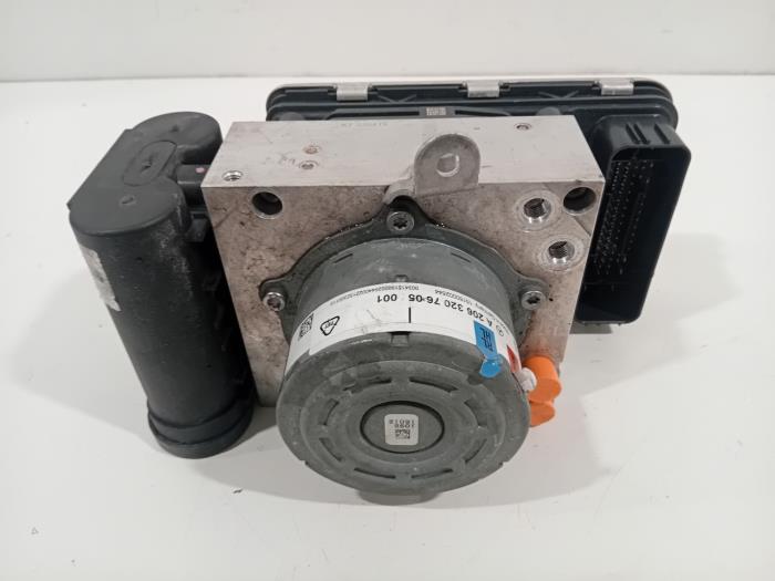 Usagé Bloc ABS Mercedes C-Klasse Prix € 545,00 Règlement à la marge proposé par Van der Ven Autorecycling B.V.