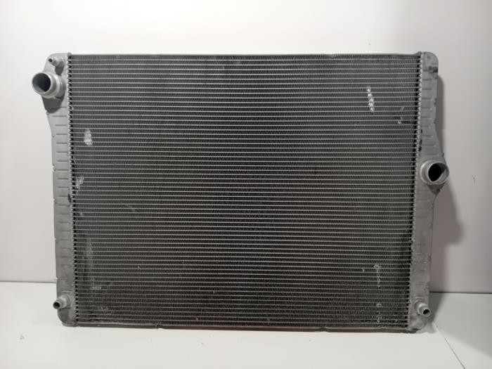 Usagé Radiateur BMW 5-Série Prix € 99,00 Règlement à la marge proposé par Van der Ven Autorecycling B.V.