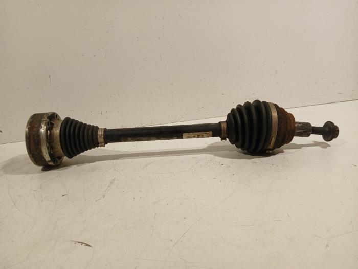 Gebrauchte Antriebswelle links vorne Seat Leon Preis € 17,00 Margenregelung angeboten von Van der Ven Autorecycling B.V.