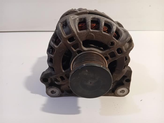Begagnade Dynamo Volkswagen E-Up Pris € 17,00 Marginaltabell erbjuds av Van der Ven Autorecycling B.V.