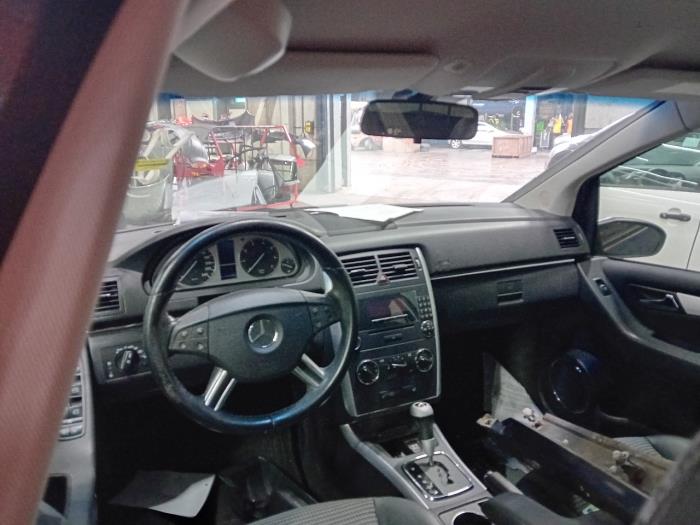 Motor van een Mercedes B-Klasse 2006