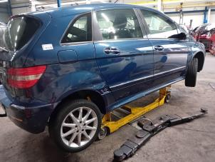 Motor van een Mercedes B-Klasse 2006