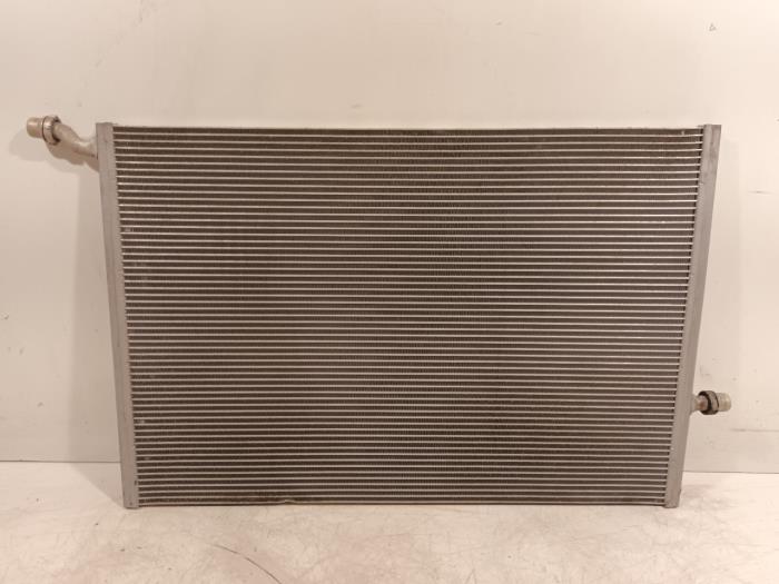 Usagé Radiateur clim Mercedes C-Klasse Prix € 150,00 Règlement à la marge proposé par Van der Ven Autorecycling B.V.