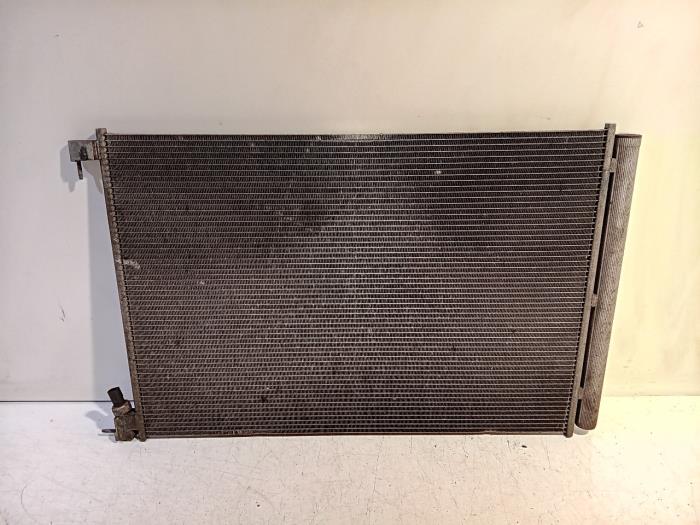 Usagé Condenseur de climatisation Mercedes C-Klasse Prix € 200,00 Règlement à la marge proposé par Van der Ven Autorecycling B.V.