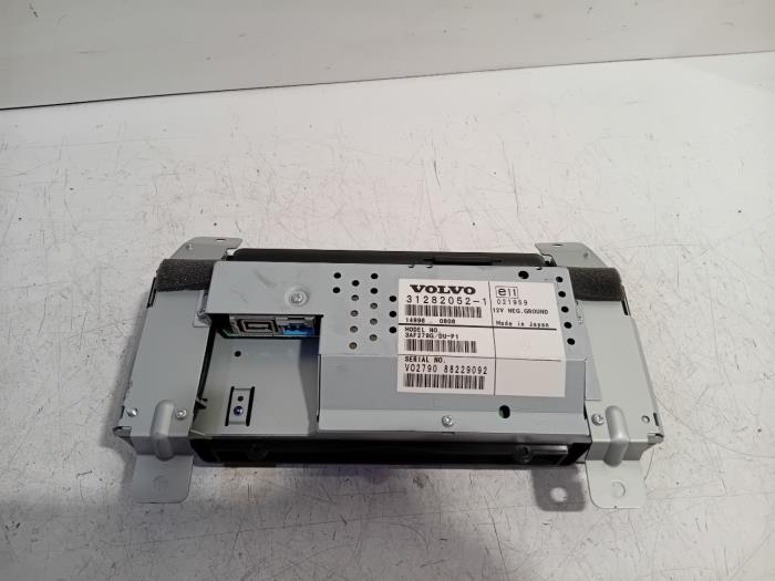 Begagnade Innerdisplay Volvo V50 Pris € 105,00 Marginaltabell erbjuds av Van der Ven Autorecycling B.V.