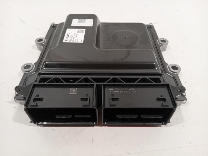 Used Engine management computer Volvo XC60 Price € 165,00 Margin scheme offered by Van der Ven Autorecycling B.V.