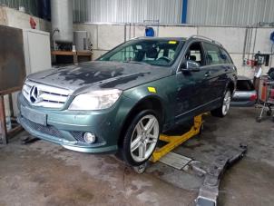 Motor van een Mercedes C-Klasse 2008