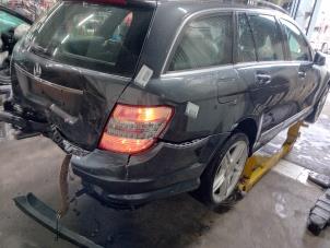 Motor van een Mercedes C-Klasse 2008