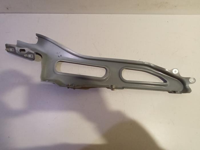 Usagé Divers Renault Scenic Prix € 45,00 Règlement à la marge proposé par Van der Ven Autorecycling B.V.