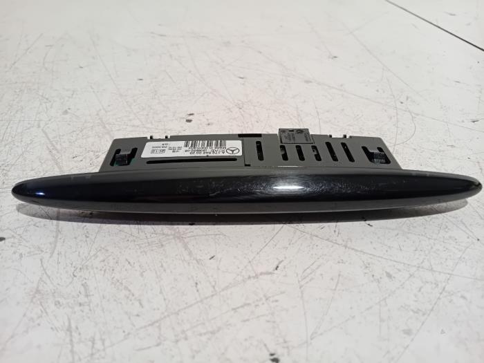 Begagnade Innerdisplay Mercedes GLA Pris € 36,00 Marginaltabell erbjuds av Van der Ven Autorecycling B.V.