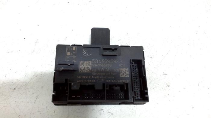 Gebrauchte Steuergerät sonstige Seat Leon Preis € 14,00 Margenregelung angeboten von Van der Ven Autorecycling B.V.
