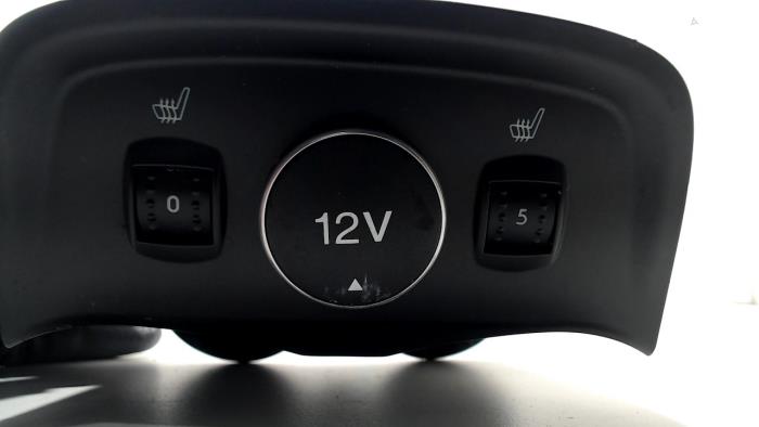 Gebrauchte Klimabedienteil Ford Focus Preis € 15,00 Margenregelung angeboten von Van der Ven Autorecycling B.V.