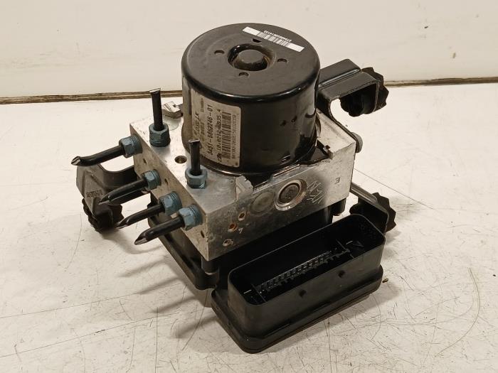 Begagnade ABS-pump BMW 1-Serie Pris € 75,00 Marginaltabell erbjuds av Van der Ven Autorecycling B.V.