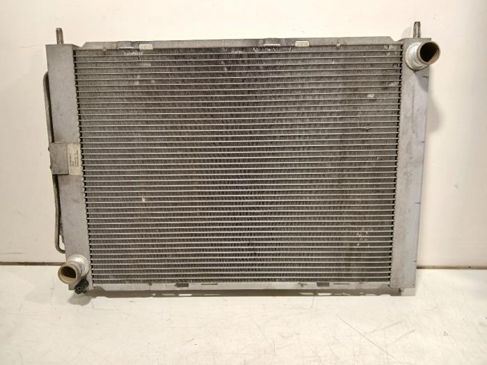 Usagé Condenseur de climatisation Renault Wind Prix € 138,00 Règlement à la marge proposé par Van der Ven Autorecycling B.V.