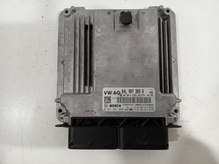 Used Engine management computer Volkswagen Passat Price € 215,00 Margin scheme offered by Van der Ven Autorecycling B.V.