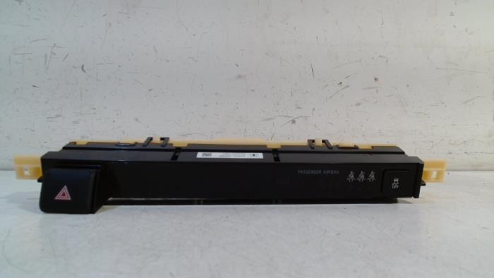 Begagnade Innerdisplay Toyota Funcruiser Pris € 40,00 Marginaltabell erbjuds av Van der Ven Autorecycling B.V.