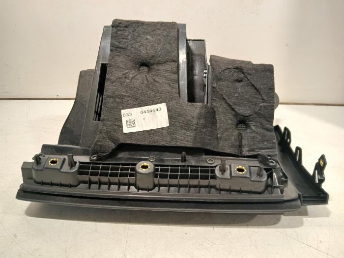 Begagnade Handskfack Audi A3 Pris € 31,00 Marginaltabell erbjuds av Van der Ven Autorecycling B.V.