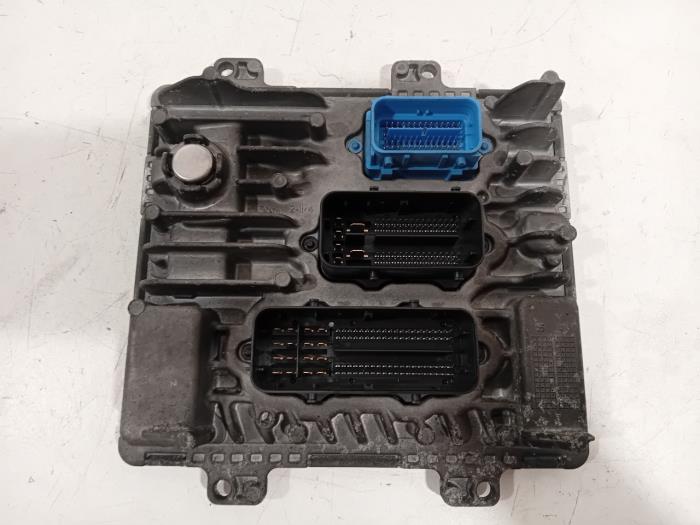Engine management computer Opel Astra (Used)