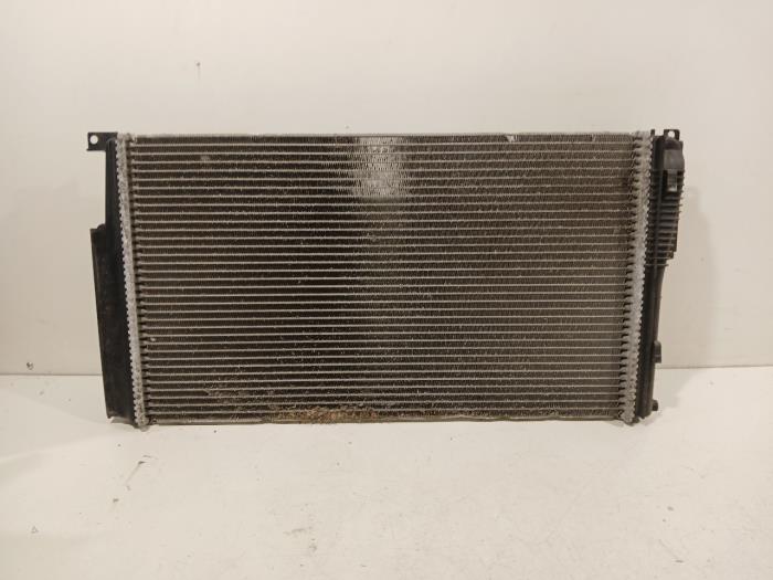 Used Radiator BMW 1-Serie Price € 26,00 Margin scheme offered by Van der Ven Autorecycling B.V.