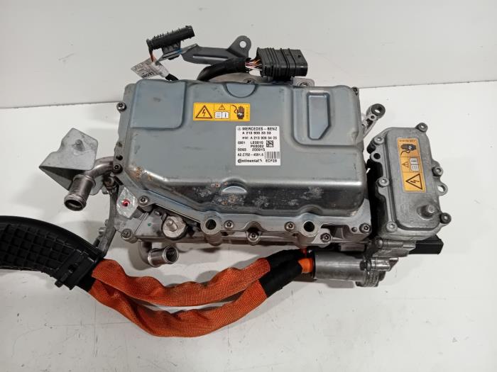 Begagnade Hybriddrivenhet Mercedes E-Klasse Pris € 1.055,00 Marginaltabell erbjuds av Van der Ven Autorecycling B.V.
