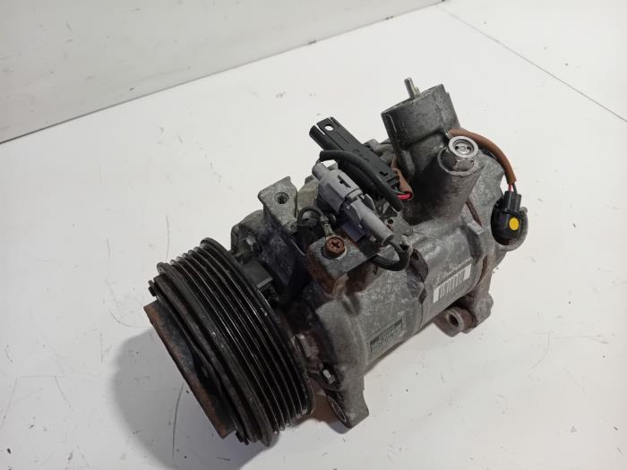 Usagé Pompe clim BMW 3-Série Prix € 75,00 Règlement à la marge proposé par Van der Ven Autorecycling B.V.