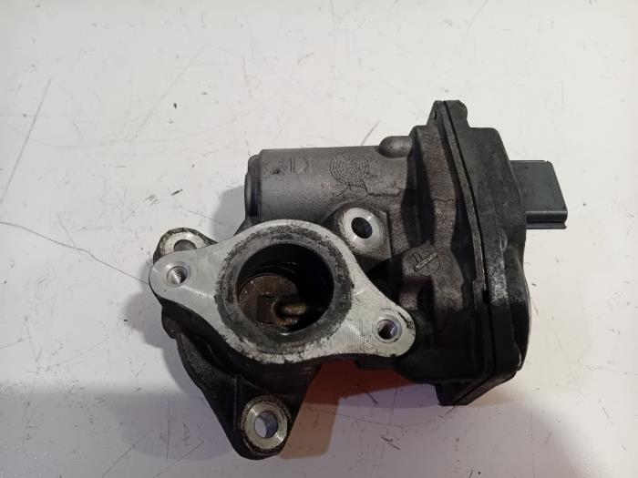 Usados Válvula EGR Mercedes A-Klasse Precio € 26,00 Norma de margen ofrecido por Van der Ven Autorecycling B.V.
