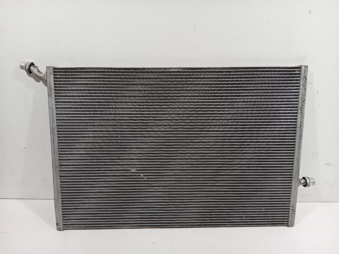 Usagé Radiateur clim Mercedes C-Klasse Prix € 160,00 Règlement à la marge proposé par Van der Ven Autorecycling B.V.