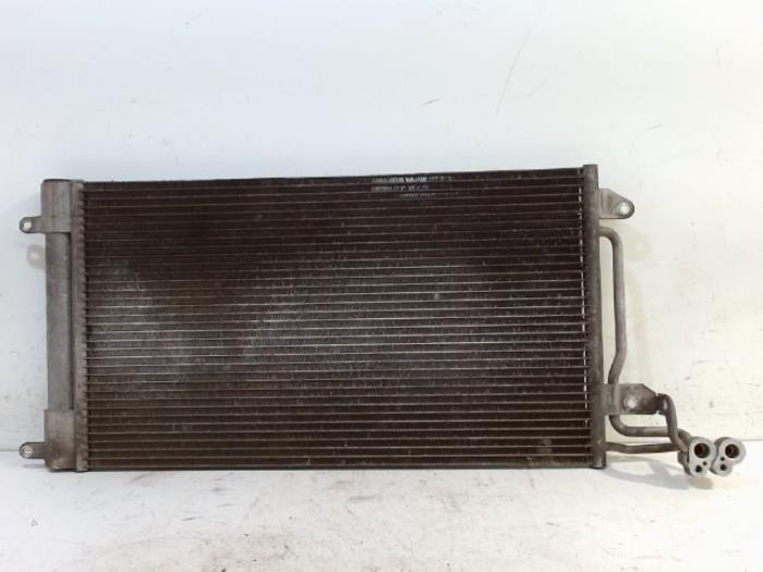 Usagé Radiateur clim Volkswagen Polo Prix € 20,00 Règlement à la marge proposé par Van der Ven Autorecycling B.V.