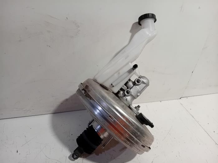 Usagé Servo frein Mercedes B-Klasse Prix € 45,00 Règlement à la marge proposé par Van der Ven Autorecycling B.V.