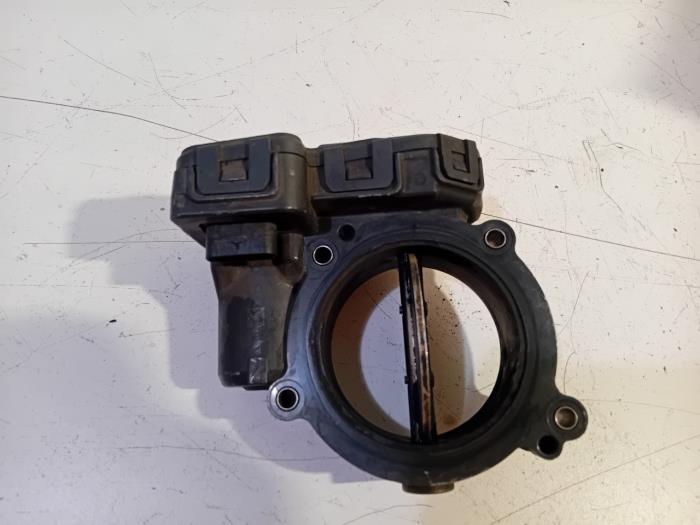 Usagé Boitier papillon Mercedes C-Klasse Prix € 26,00 Règlement à la marge proposé par Van der Ven Autorecycling B.V.
