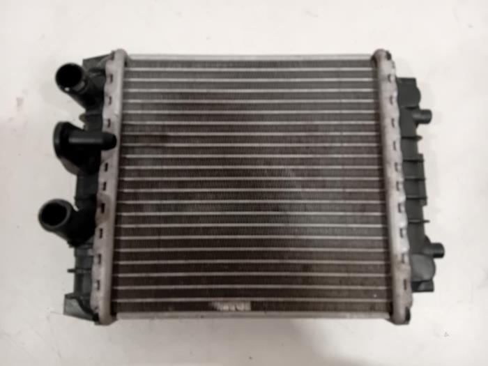 Usagé Radiateur Volkswagen Passat Prix € 165,00 Règlement à la marge proposé par Van der Ven Autorecycling B.V.