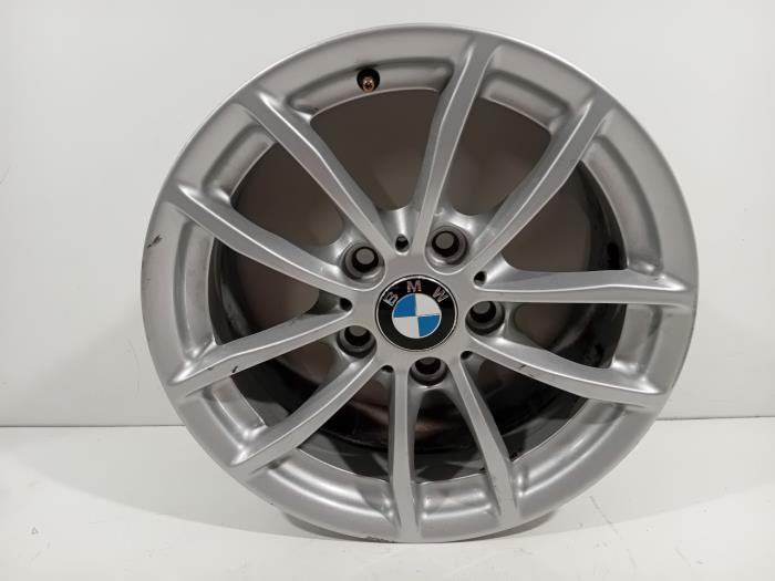 Używane Obrecz BMW 1-Serie Cena € 55,00 Procedura marży oferowane przez Van der Ven Autorecycling B.V.