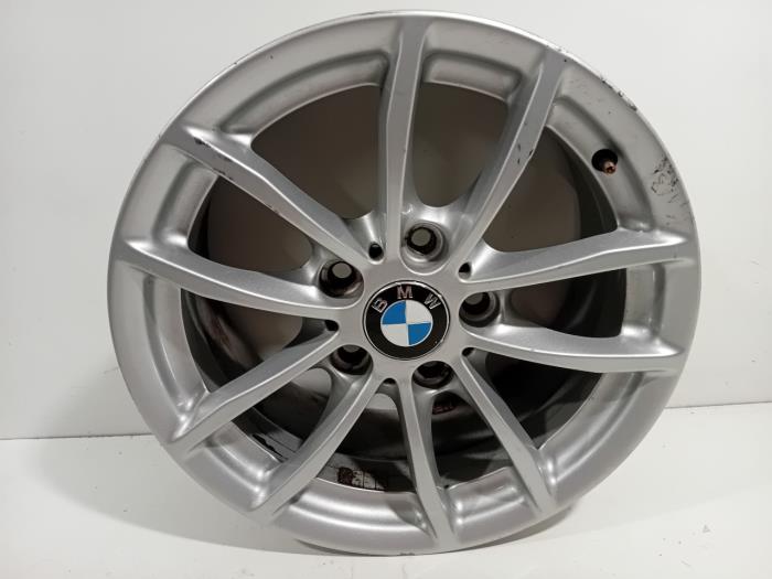 Używane Obrecz BMW 1-Serie Cena € 55,00 Procedura marży oferowane przez Van der Ven Autorecycling B.V.