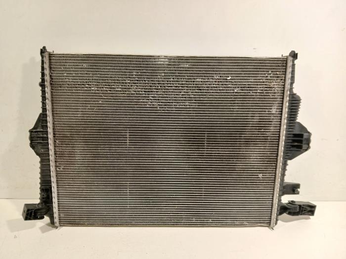 Usagé Radiateur Porsche Cayenne Prix € 182,00 Règlement à la marge proposé par Van der Ven Autorecycling B.V.