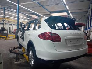 Kühler van een Porsche Cayenne 2012