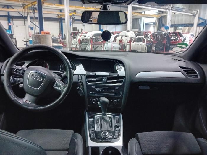 Engine management computer from a Audi A4 2008