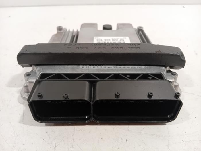 Engine management computer from a Audi A4 2008