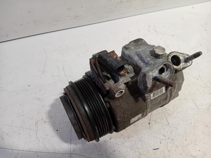 Usagé Pompe clim Ford Transit Connect Prix € 200,00 Règlement à la marge proposé par Van der Ven Autorecycling B.V.