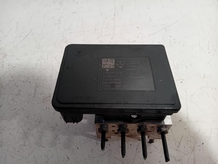 Gebrauchte ABS Pumpe Mercedes GLC-Klasse Preis € 99,00 Margenregelung angeboten von Van der Ven Autorecycling B.V.