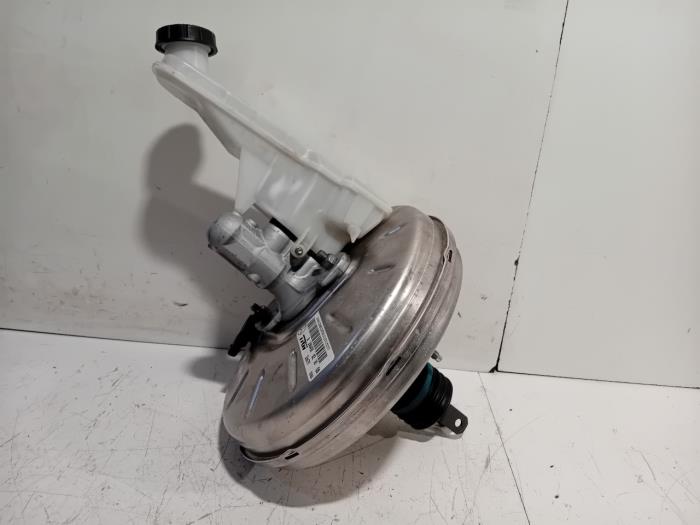 Usagé Servo frein Mercedes B-Klasse Prix € 31,00 Règlement à la marge proposé par Van der Ven Autorecycling B.V.