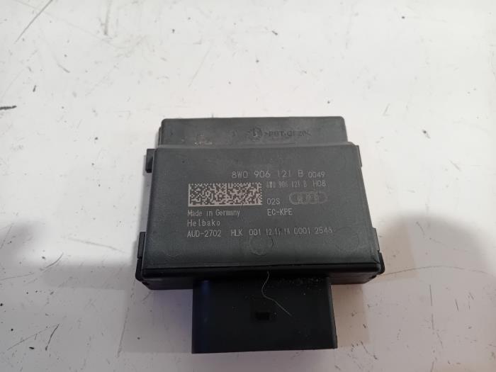 Usagé Module pompe carburant Audi A4 Prix € 21,00 Règlement à la marge proposé par Van der Ven Autorecycling B.V.