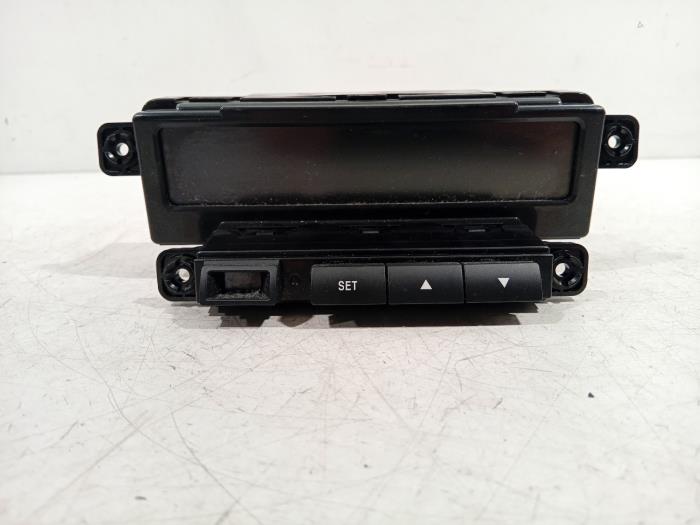 Begagnade Innerdisplay Kia Ceed Pris € 30,00 Marginaltabell erbjuds av Van der Ven Autorecycling B.V.