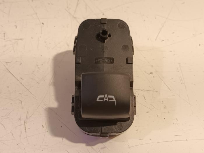 Usados Interruptor combinado de ventanillas Opel Insignia Precio € 10,00 Norma de margen ofrecido por Van der Ven Autorecycling B.V.